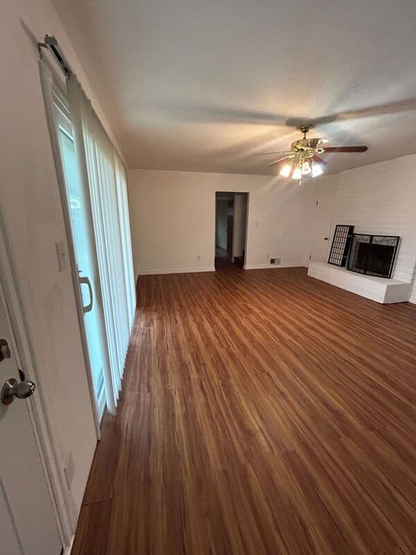 La Mesa House: 4040 Yale Ave