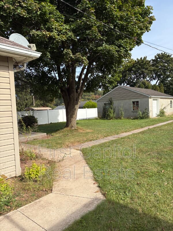 Mount Wolf House: 145 North Fourth Street