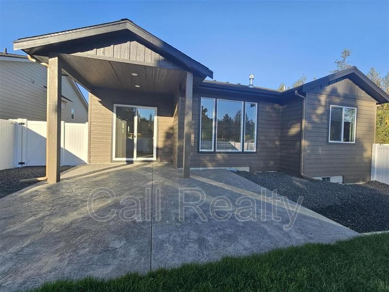 Spokane House: 6208 N Windsor St.