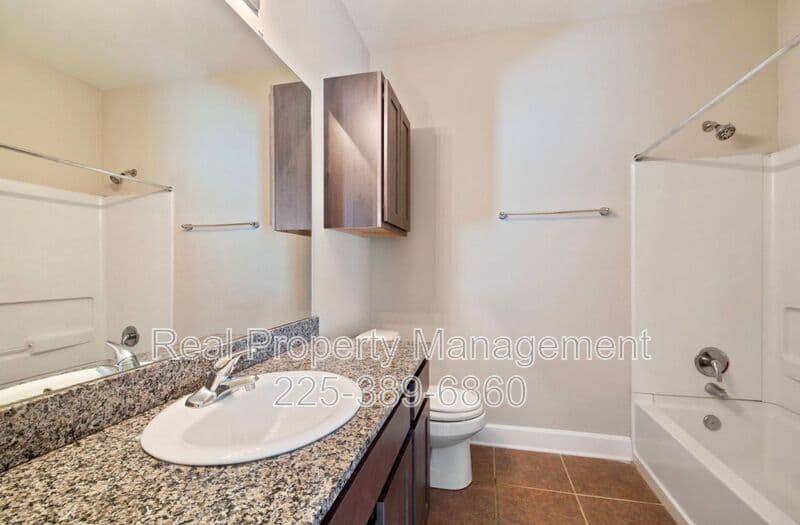 Denham Springs Apartment: 30914 LA Hwy 16