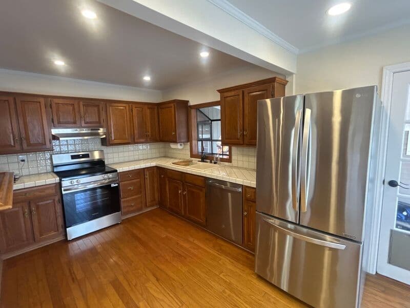 Montrose House: 2434 Florencita Drive