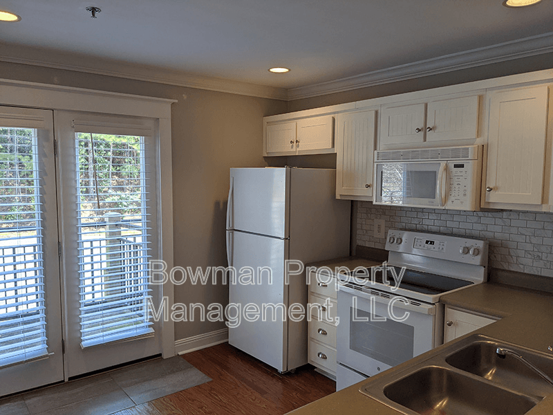 Athens Condo: 660 Barnett Shoals Rd