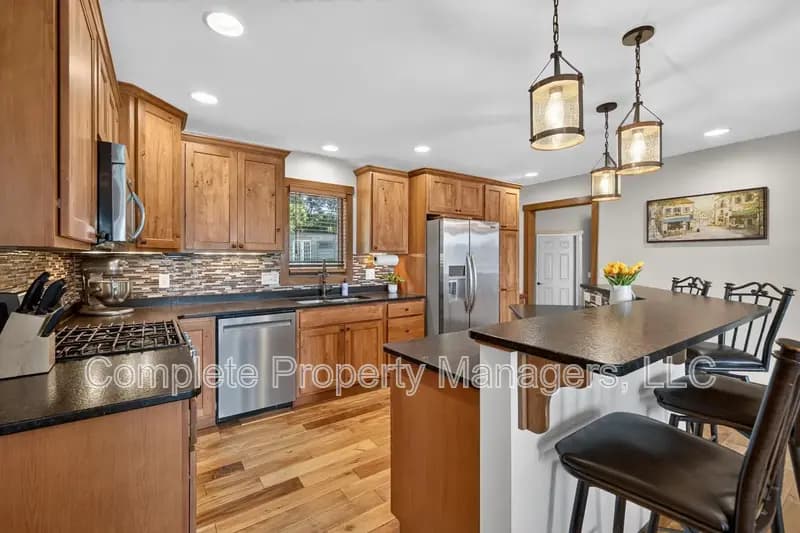 New Richland House: 23619 180th Street