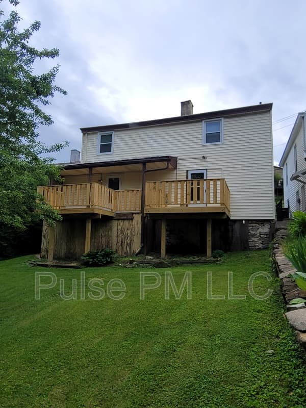 Covington Condo: 816 Montague Road