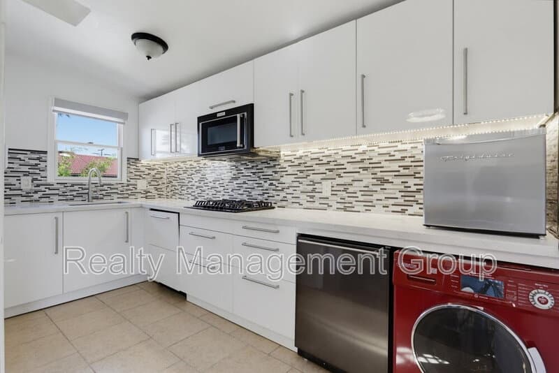 San Diego Condo: 4469 Cleveland Avenue