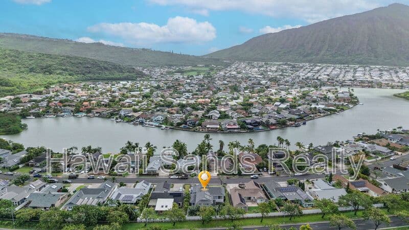 Honolulu House: 7452 Makaa Street