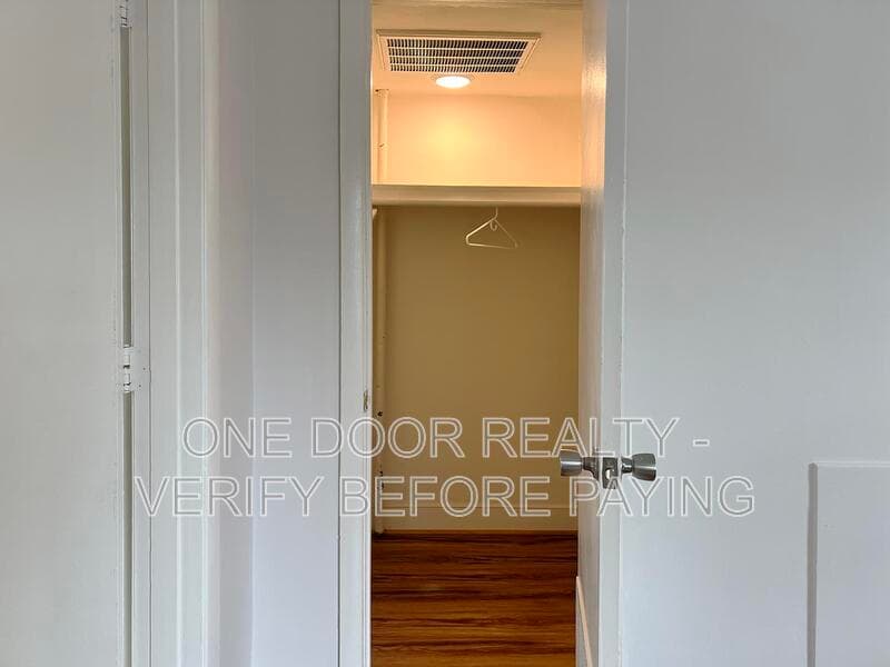 Williamsburg Condo: 732 Scotland Street