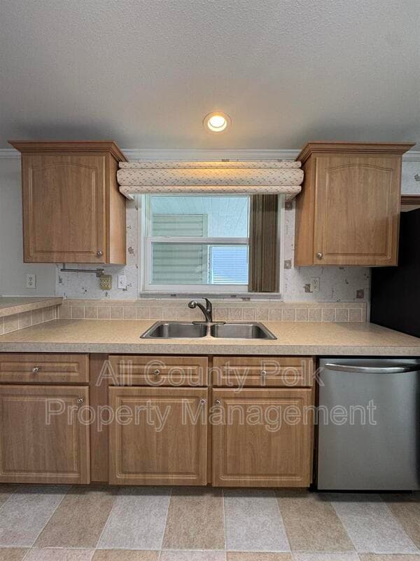 Haines City House: 106 Reineke Rd