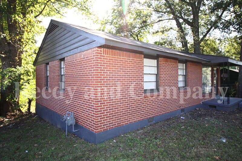 Memphis House: 1841 S Sutton Dr
