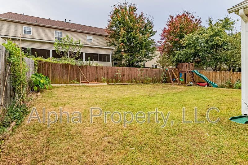 Greer House: 3 Keelin Ln