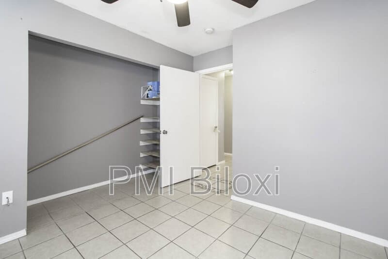 Biloxi House: 198 Keller Avenue