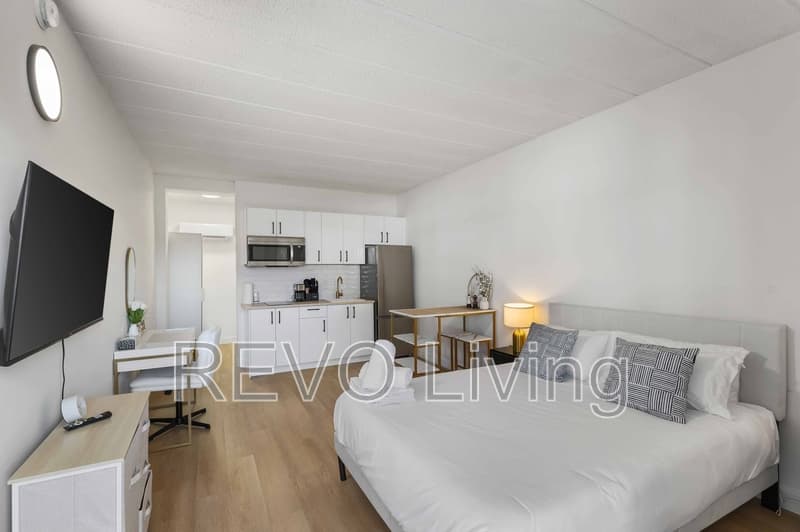 Niagara Falls Condo: 7701 Lundy's Lane