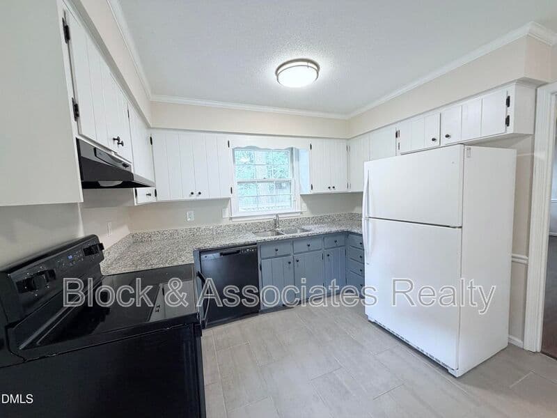 Garner House: 200 Coachman Drive