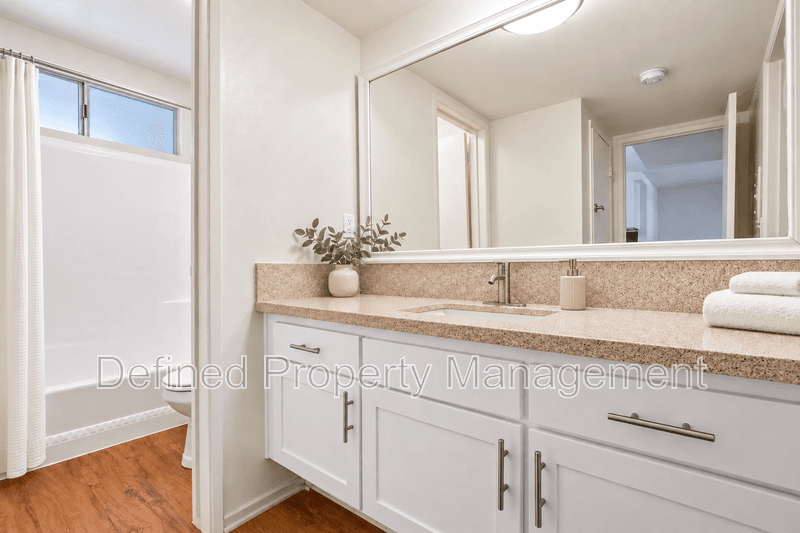 Sherman Oaks Condo: 4701 NATICK AVE