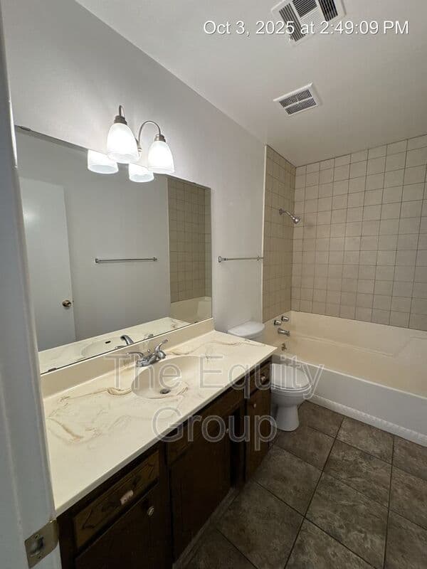 Visalia House: 2724 South Sallee Ct
