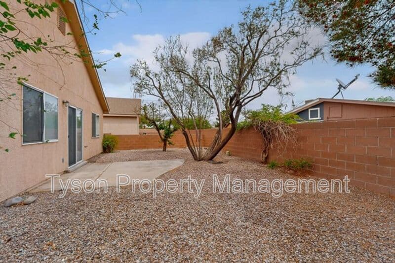 Rio Rancho House: 908 Bursum Ln