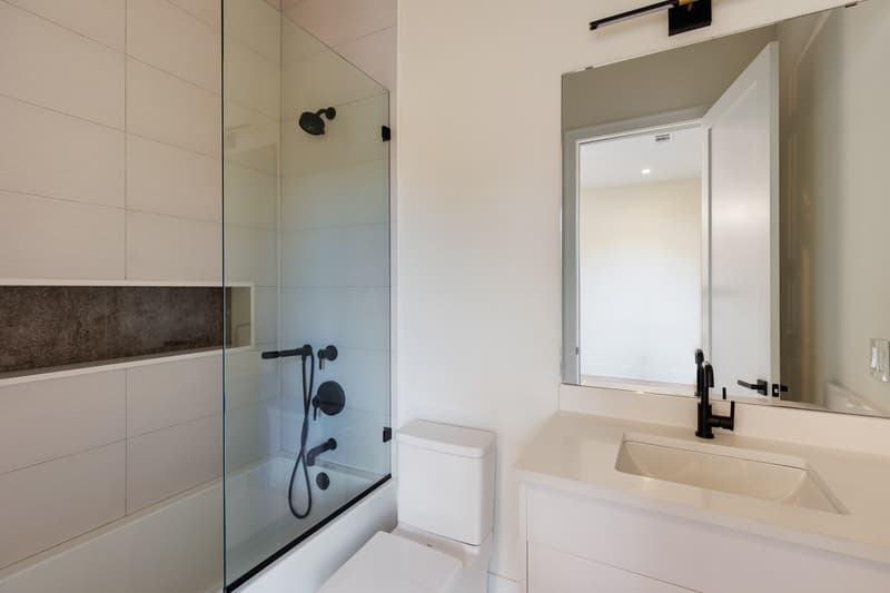 Round Mountain House: 6425 Ranch Road 962 West