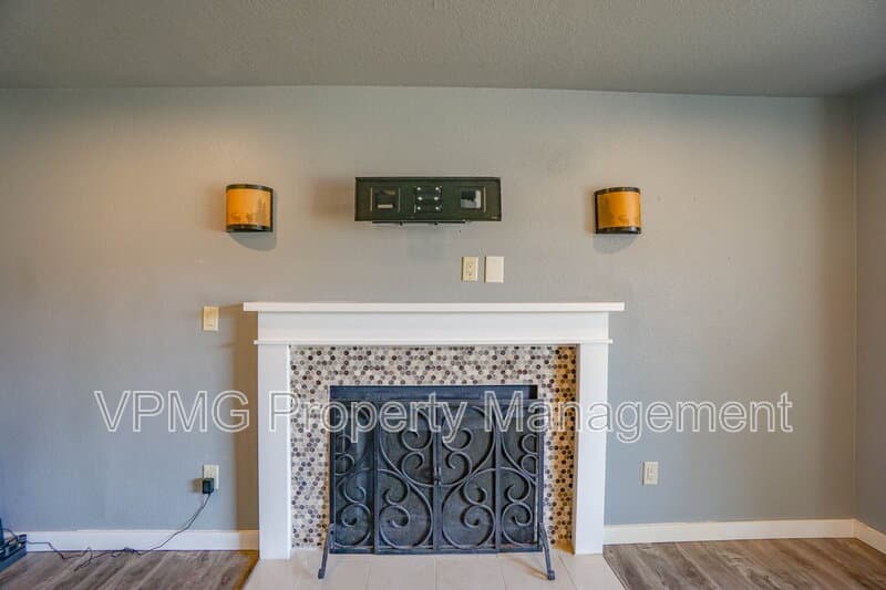 Vancouver House: 9600 NE 132nd Ave