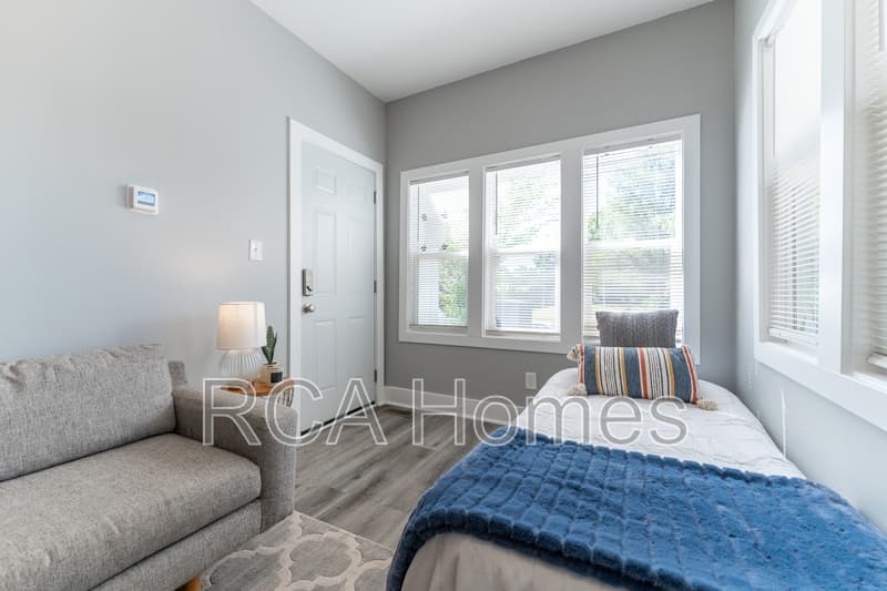 Indianapolis Condo: 2831 North Kenwood Avenue