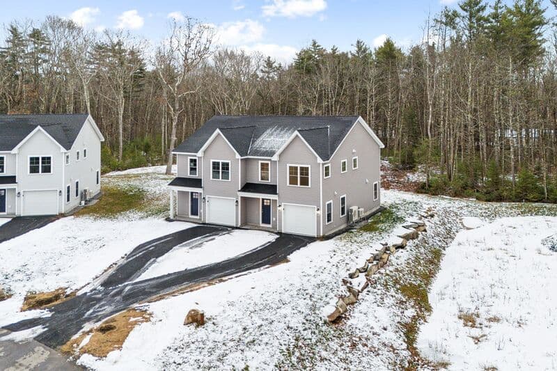 Wells Townhome: 42 Foliage Way