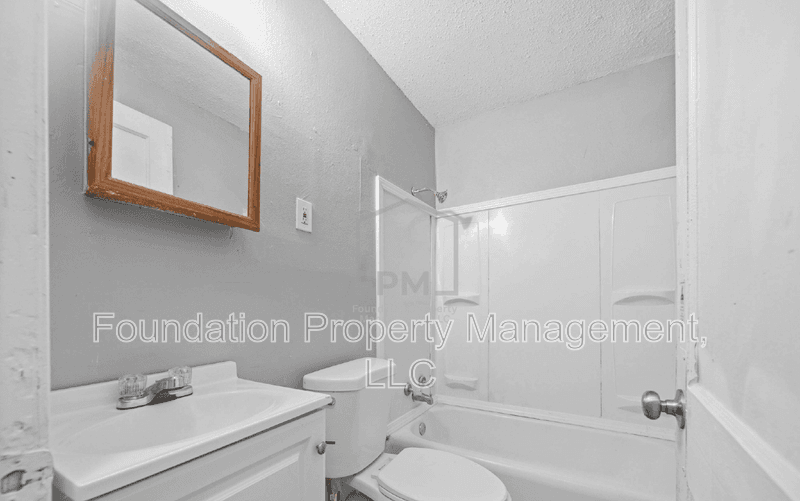 Memphis House: 2317 East Warren Street
