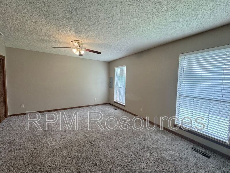 Oklahoma City Condo: 10900 Greystone