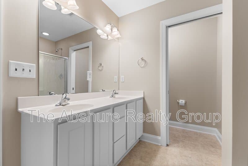 Holly Springs House: 517 Texanna Way