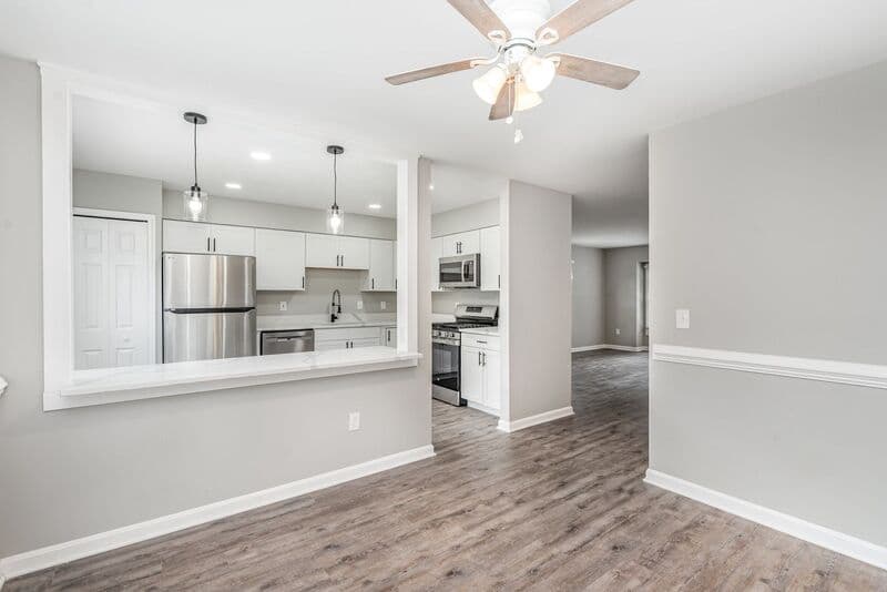 Fredericksburg House: 10701 Houck Dr