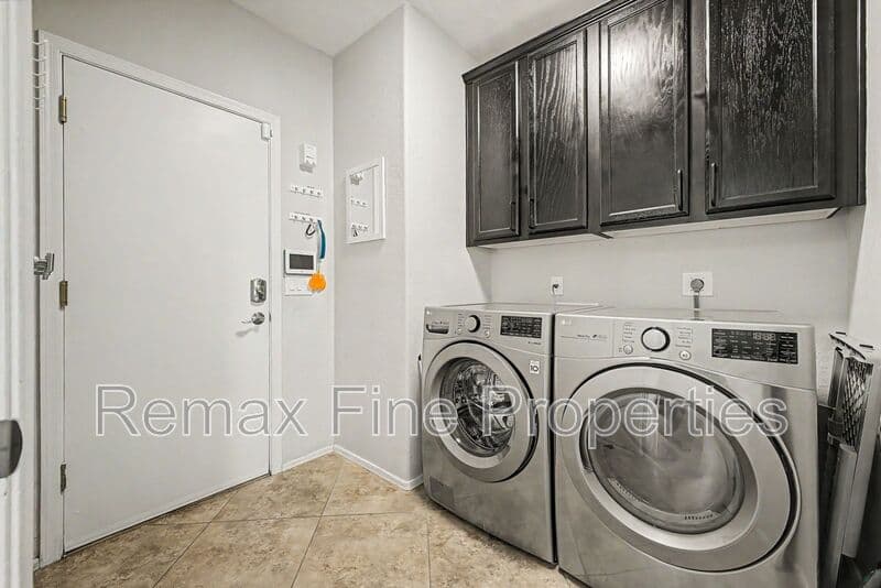 Mesa House: 3563 N Tuscany