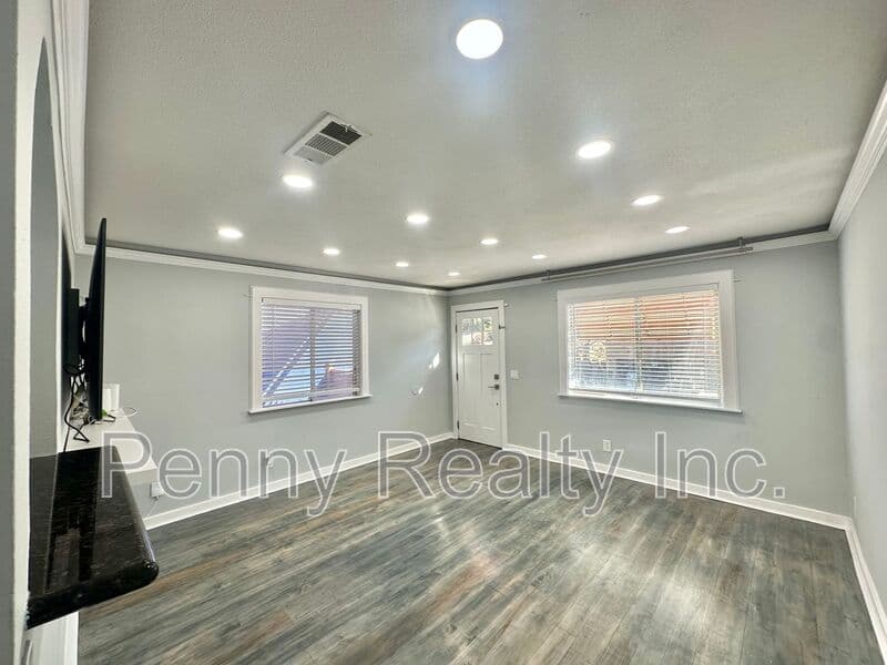 San Diego Condo: 294 Woodman St.