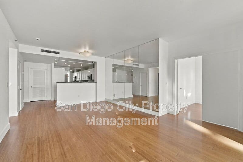 San Diego House: 530 K Street