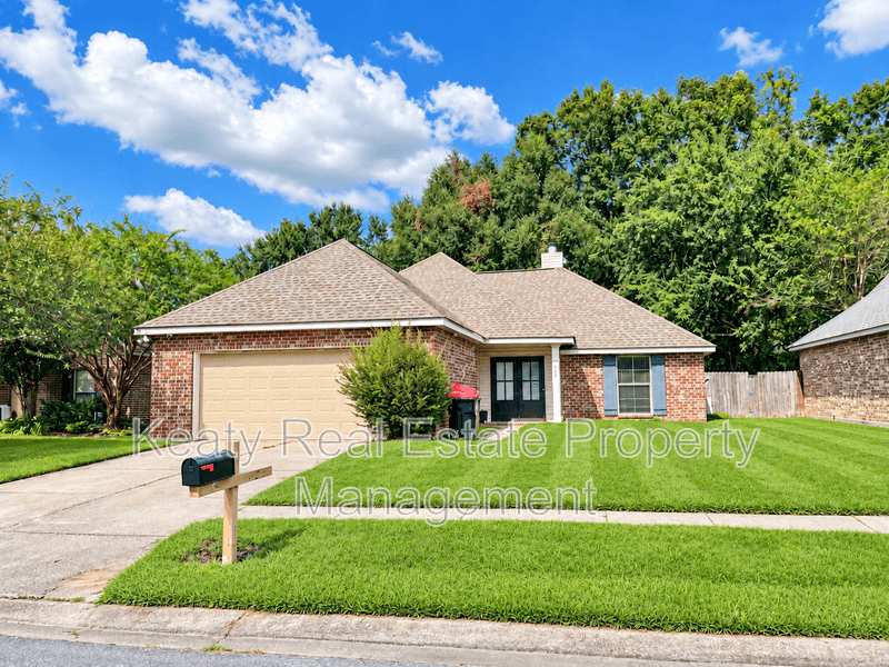 Lafayette House: 507 Lodge Drive