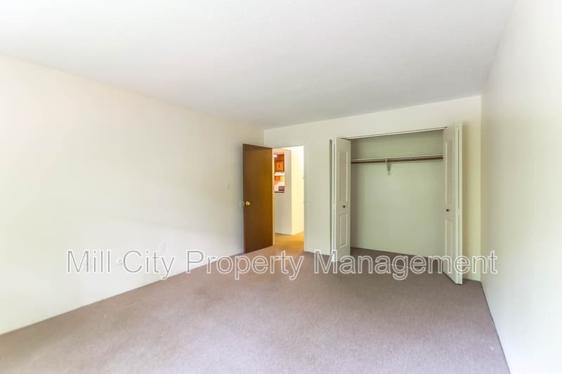 Manchester Condo: 23 Country Club Drive - 1036