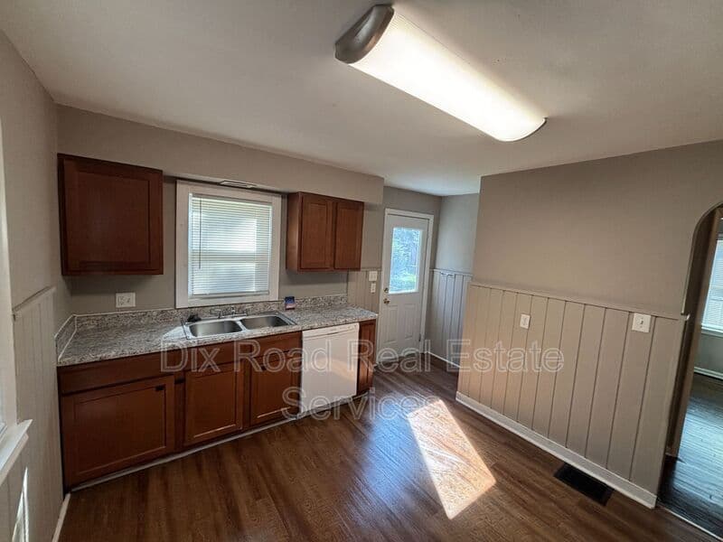 Hamilton House: 1255 Hooven Avenue