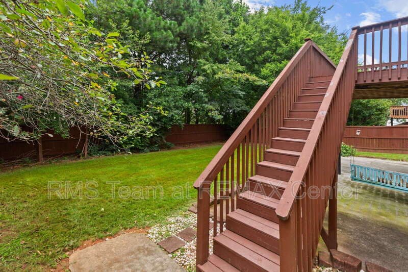 Duluth House: 2315 Hiawassee Dr
