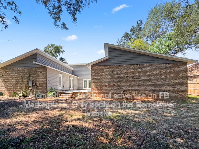 Pensacola House: 4780 Baywind Dr