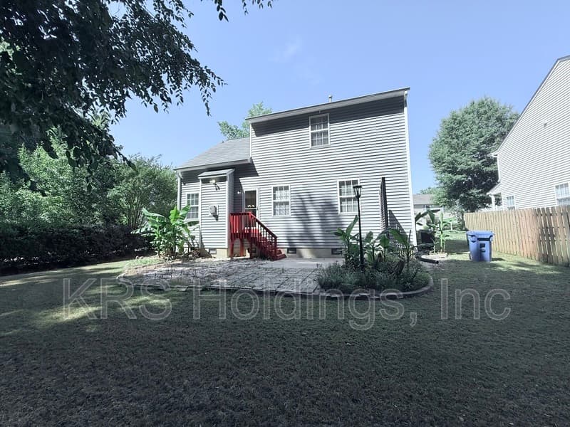 Fuquay Varina House: 232 N Honey Springs Avenue