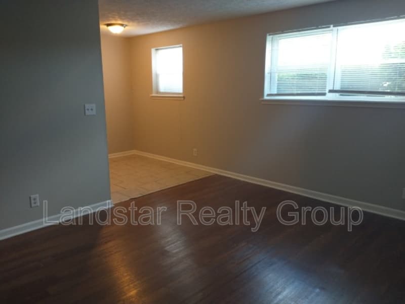 Louisville Condo: 7320 Six Mile Lane