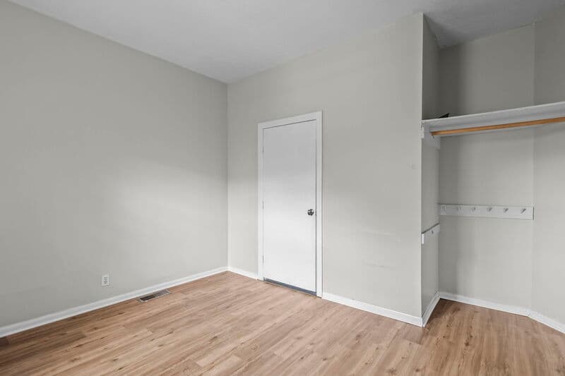 Springfield House: 1220 North Poole Avenue