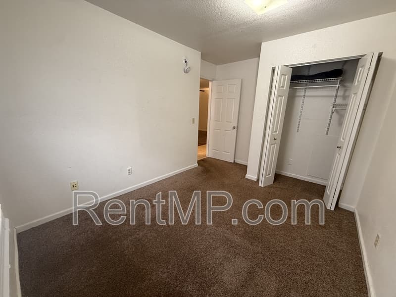 Mt Pleasant Townhome: 722 W Broomfield - Unit H01