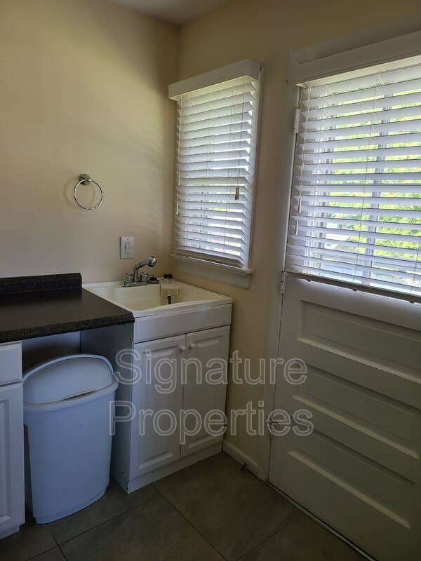 Henrico House: 9302 Huron Ave