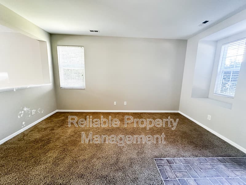 Clayton House: 136 Smart Ct