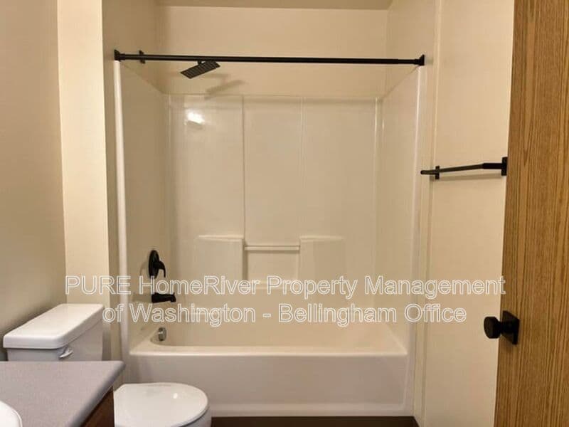 Bellingham Apartment: 4370-4380 Tull Road
