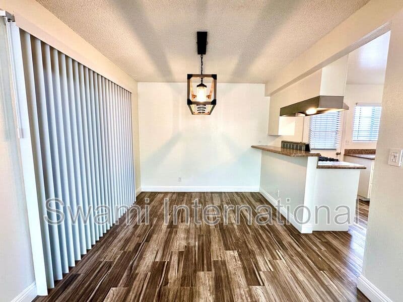 Lomita House: 25530 Oak St.