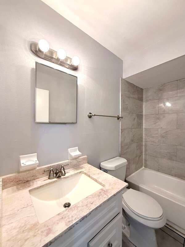 Largo Condo: 3716 137th Avenue North - B