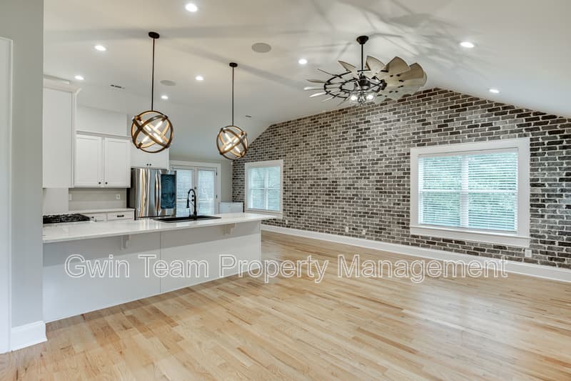 Lawrenceville House: 75 Cherry St