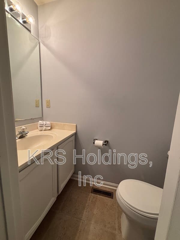 Fredericksburg Townhome: 10707 Gideon Ct
