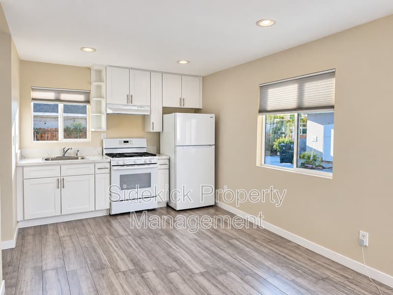 Whittier House: 8620 Greenleaf Ave