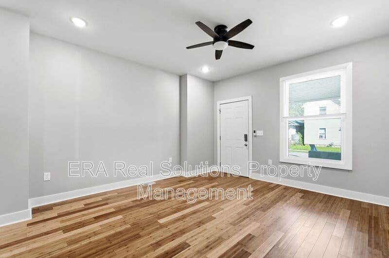 Columbus Condo: 871 Bellows Ave