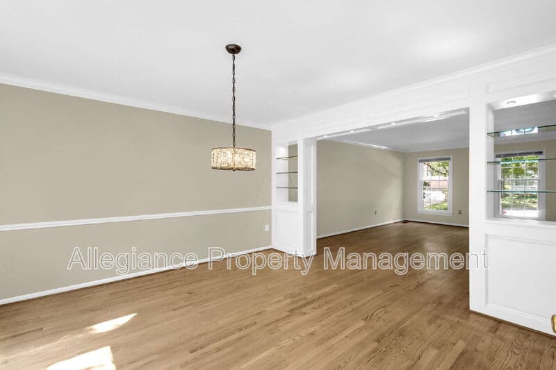 Alexandria House: 2206 Fort Ward Pl